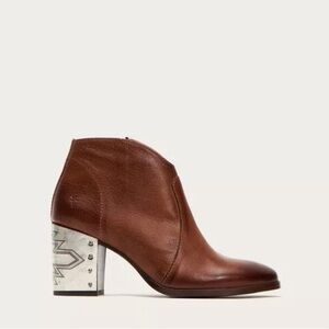 Frye Nora Omaha Ankle Boot in Camel